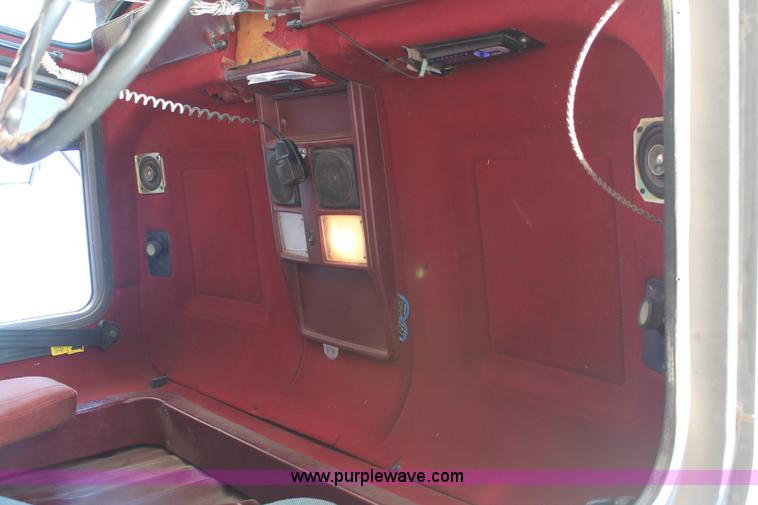 image for item H1606 1996 Mack CH613 semi truck