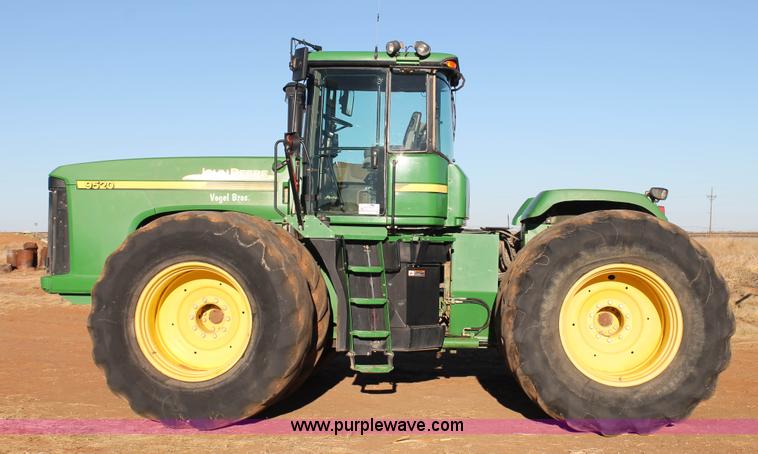 image for item H1612 2006 John Deere 9520 4WD tractor