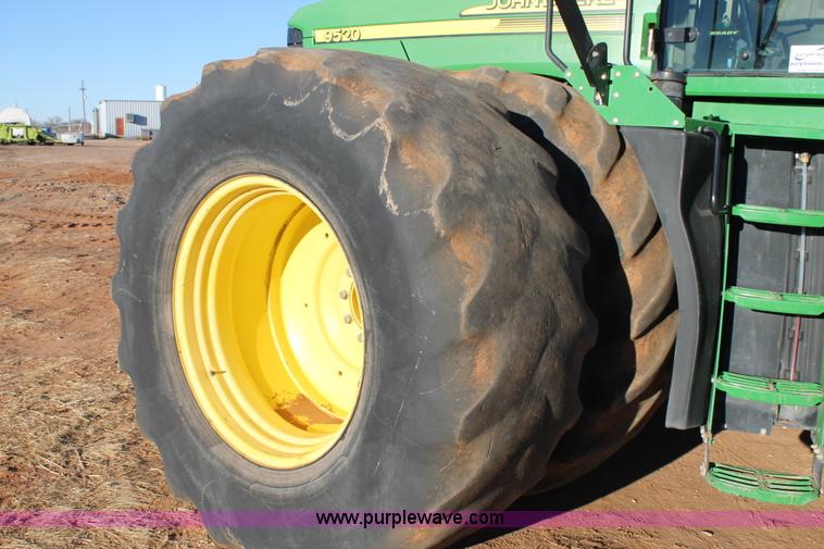 image for item H1612 2006 John Deere 9520 4WD tractor
