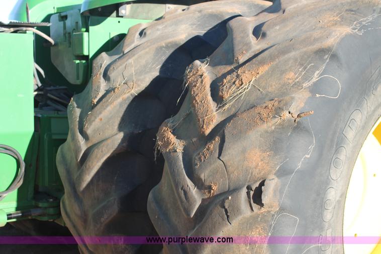 image for item H1612 2006 John Deere 9520 4WD tractor