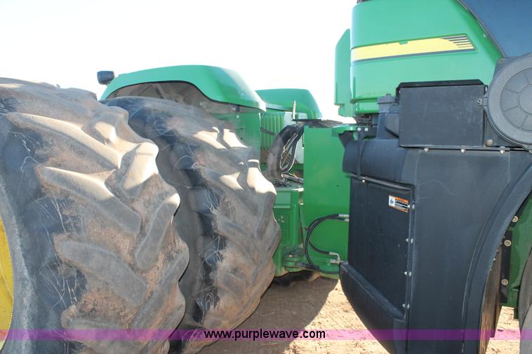 image for item H1612 2006 John Deere 9520 4WD tractor