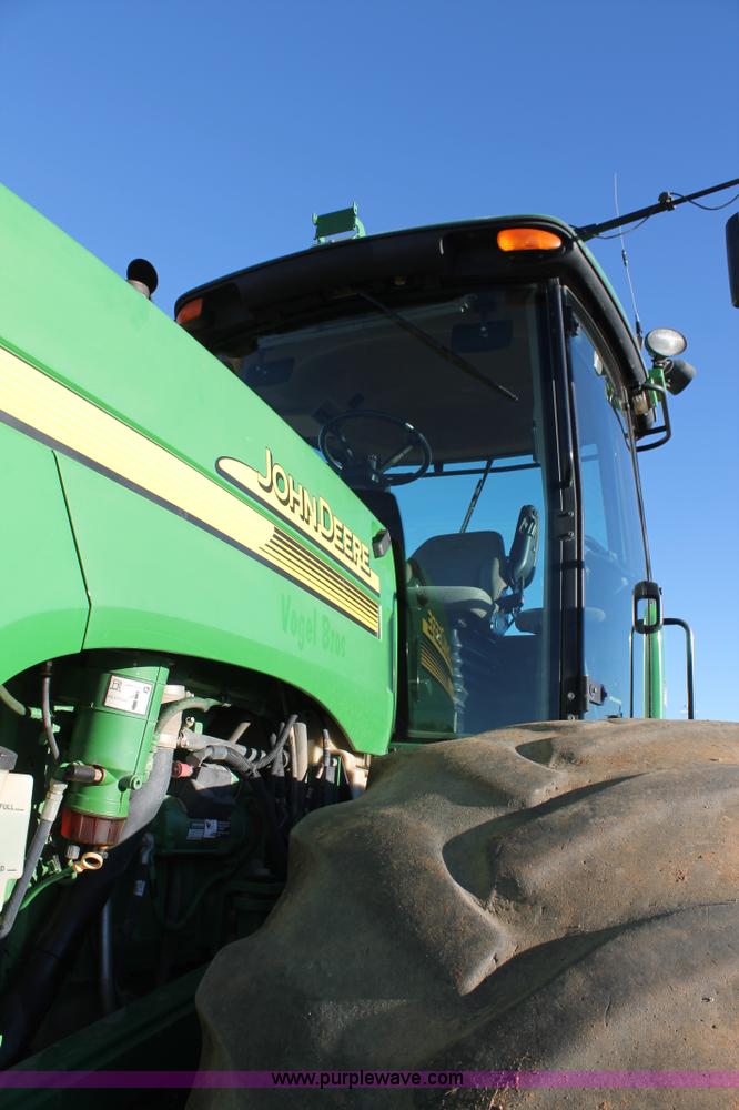 image for item H1612 2006 John Deere 9520 4WD tractor