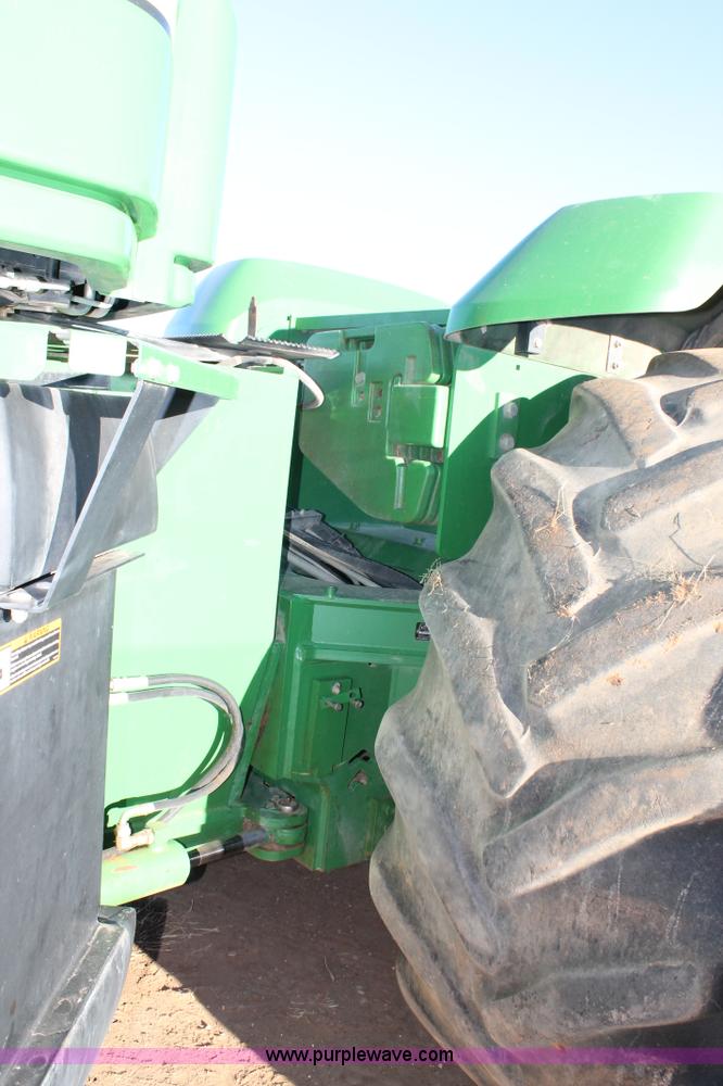 image for item H1612 2006 John Deere 9520 4WD tractor