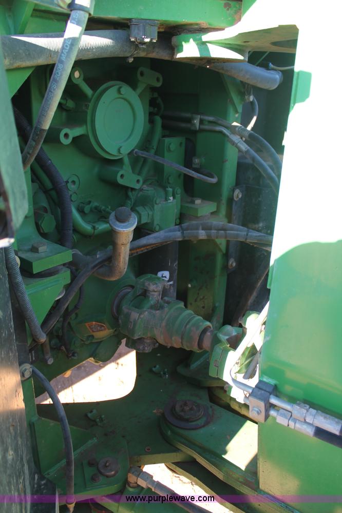 image for item H1612 2006 John Deere 9520 4WD tractor