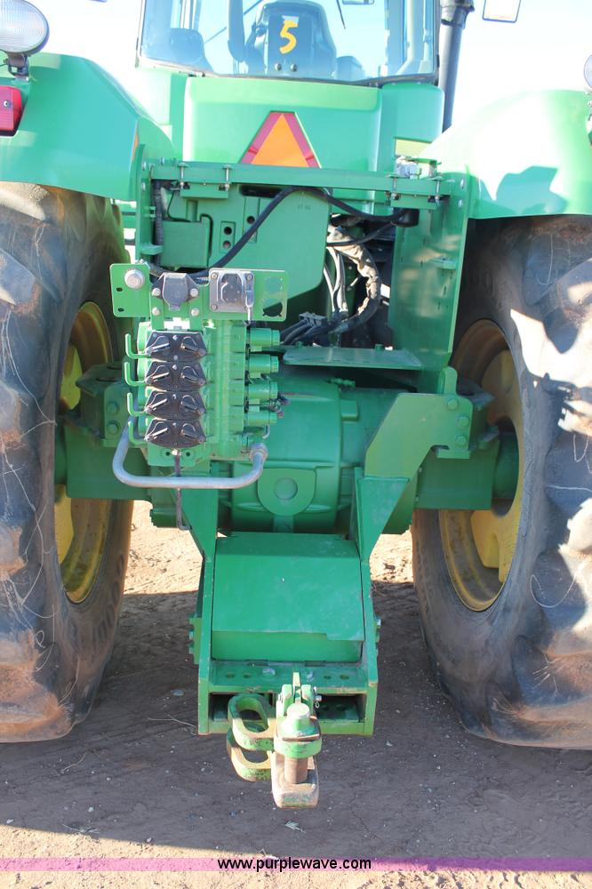 image for item H1612 2006 John Deere 9520 4WD tractor