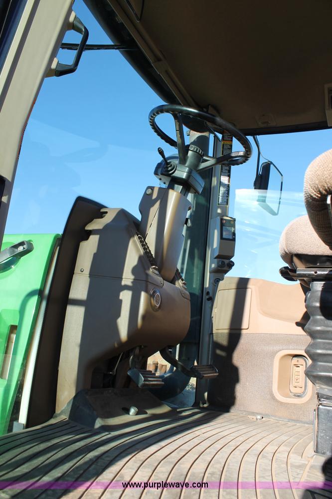 image for item H1612 2006 John Deere 9520 4WD tractor