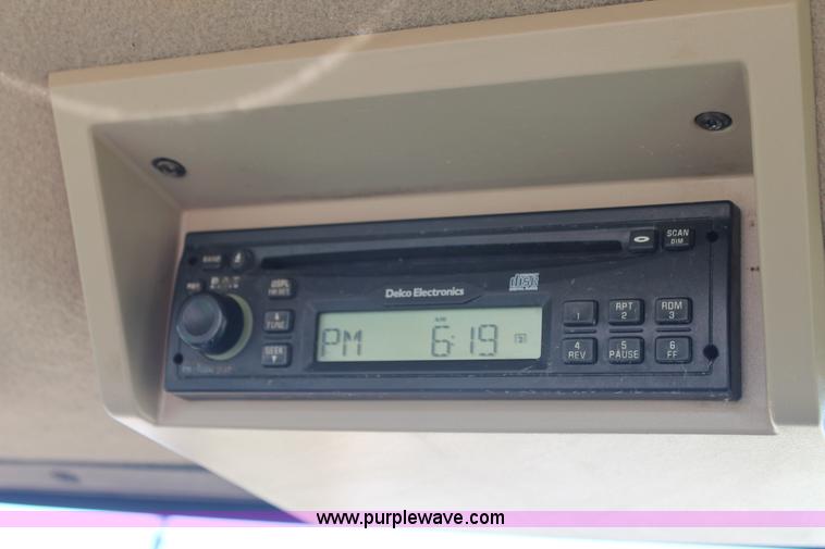 image for item H1612 2006 John Deere 9520 4WD tractor