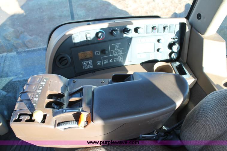 image for item H1613 2008 John Deere 9530 4WD tractor