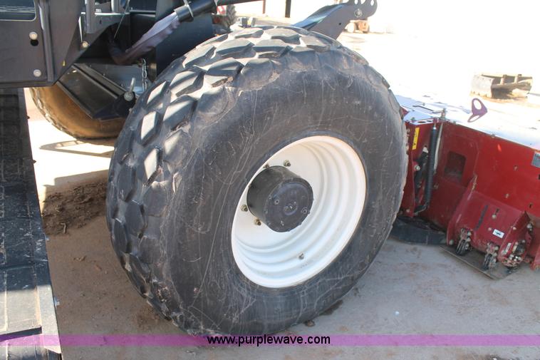 image for item H1617 2013 MacDon M205 self-propelled windrower