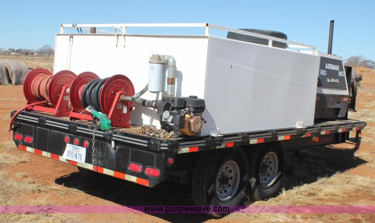 image for item H1620 2000 Big Tex 16' gooseneck trailer