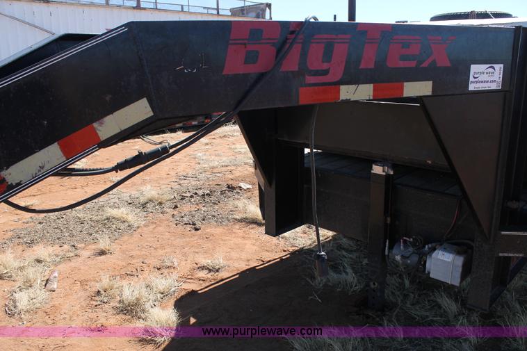 image for item H1620 2000 Big Tex 16' gooseneck trailer