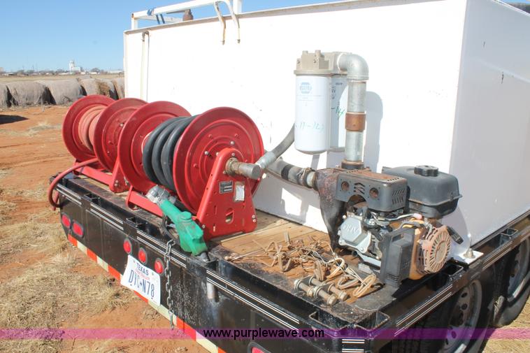 image for item H1620 2000 Big Tex 16' gooseneck trailer