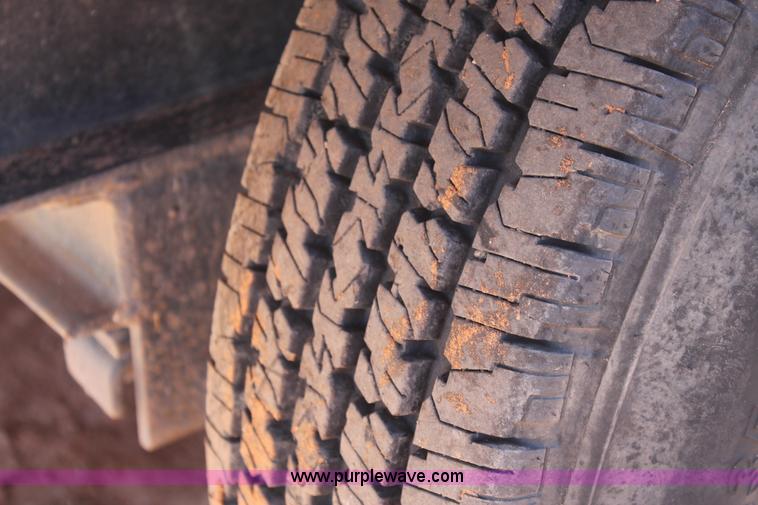 image for item H1620 2000 Big Tex 16' gooseneck trailer