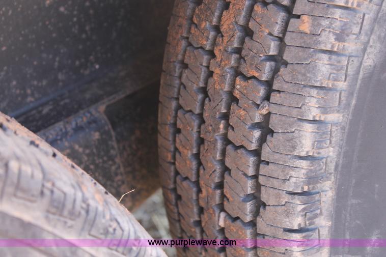 image for item H1620 2000 Big Tex 16' gooseneck trailer