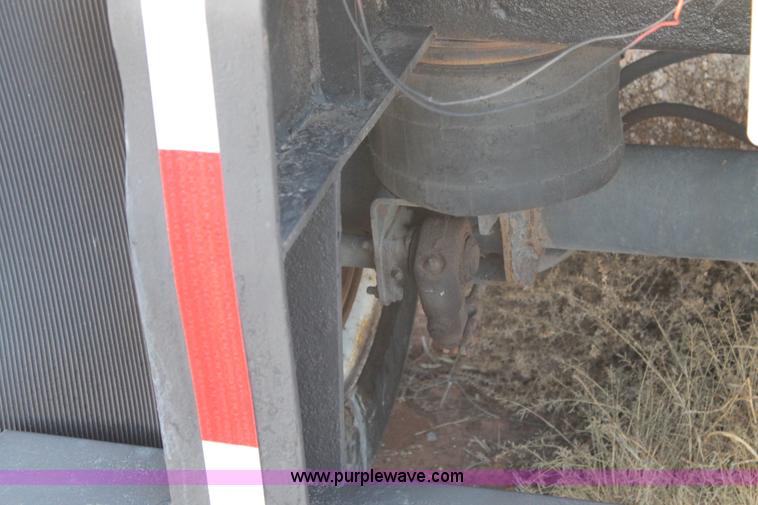 image for item H1642 1997 Transcraft Eagle flatbed trailer