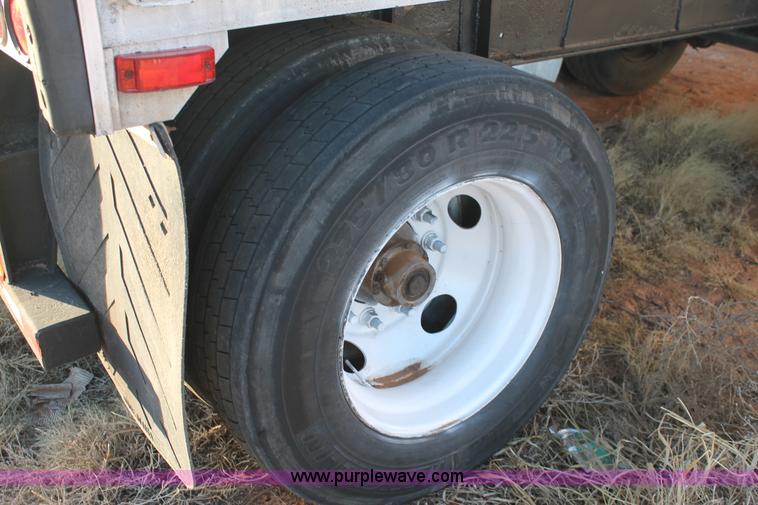 image for item H1642 1997 Transcraft Eagle flatbed trailer