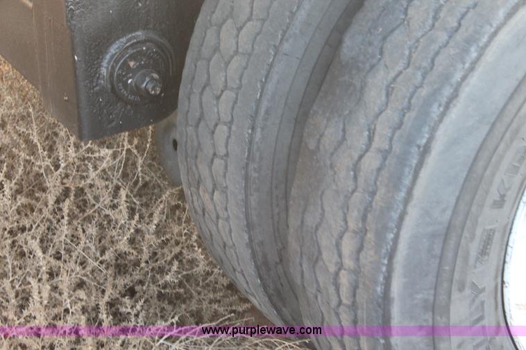 image for item H1642 1997 Transcraft Eagle flatbed trailer