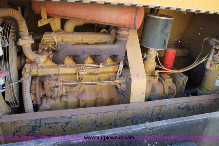 image for item H1643 1990 Leroi Dresser air compressor