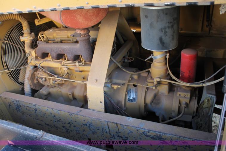 image for item H1643 1990 Leroi Dresser air compressor