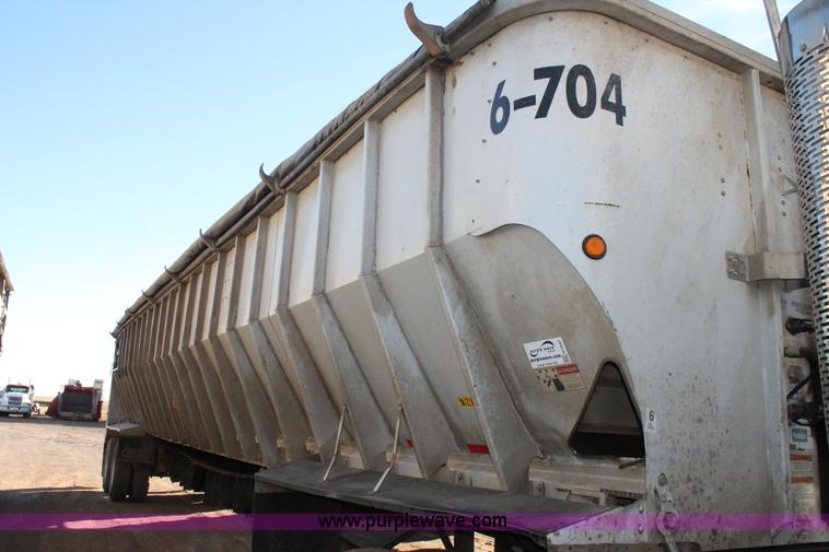 image for item H1647 2006 Aulick 6-704 belted bottom trailer