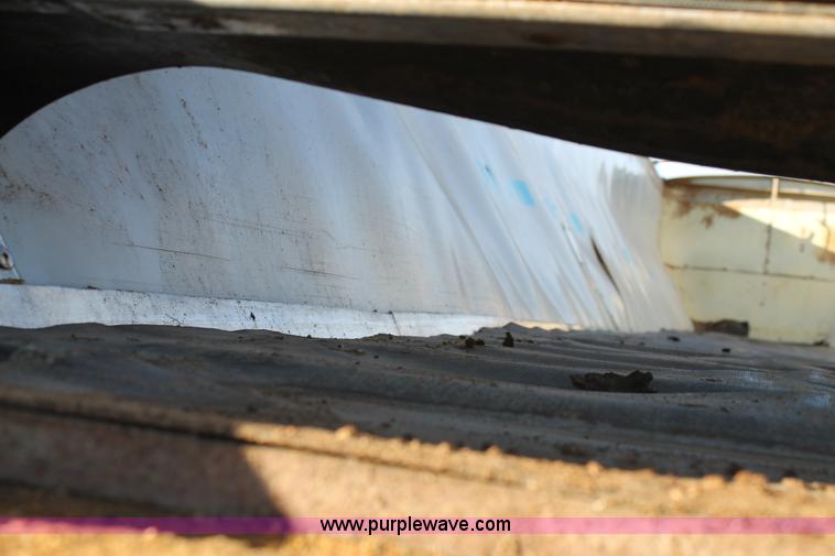 image for item H1647 2006 Aulick 6-704 belted bottom trailer