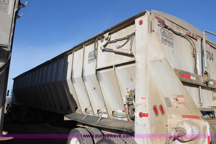 image for item H1647 2006 Aulick 6-704 belted bottom trailer