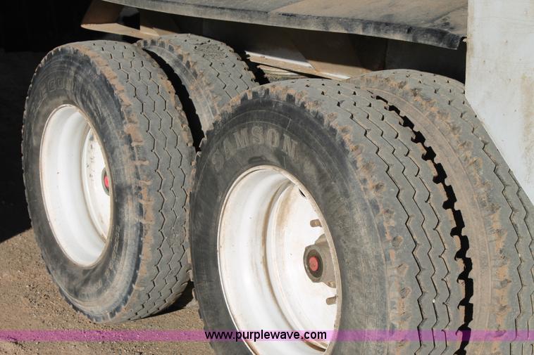 image for item H1647 2006 Aulick 6-704 belted bottom trailer