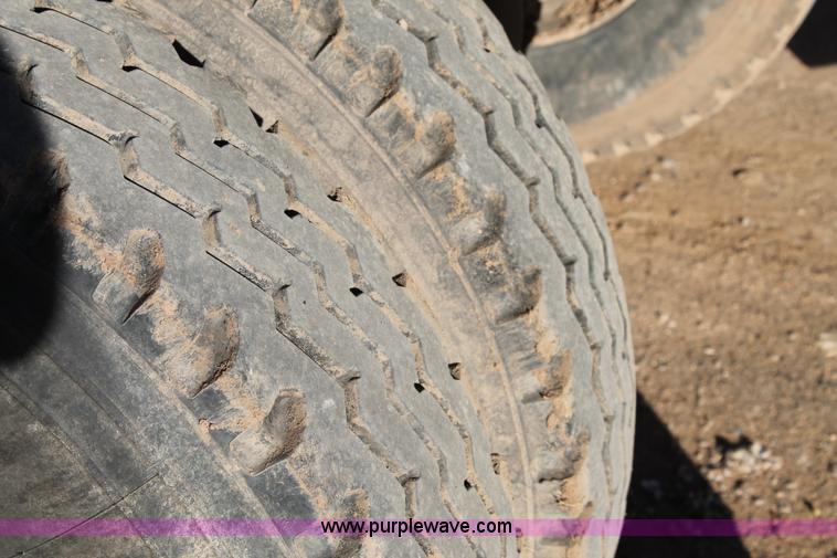 image for item H1647 2006 Aulick 6-704 belted bottom trailer