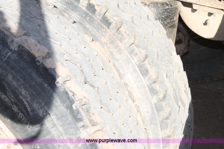 image for item H1647 2006 Aulick 6-704 belted bottom trailer