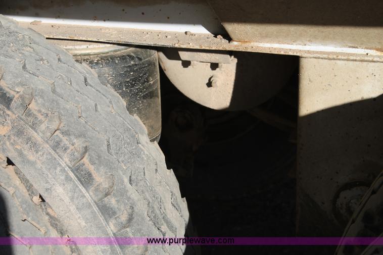 image for item H1647 2006 Aulick 6-704 belted bottom trailer