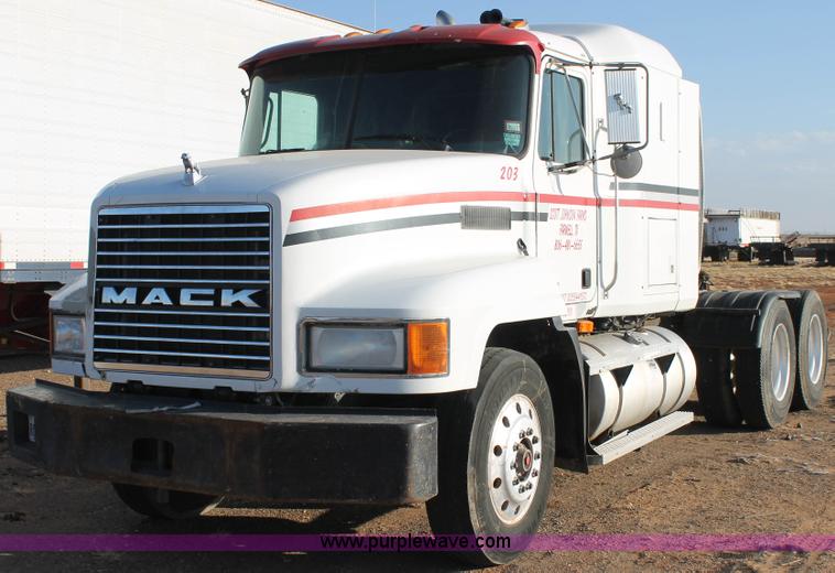 image for item H1655 1996 Mack CH613 semi truck