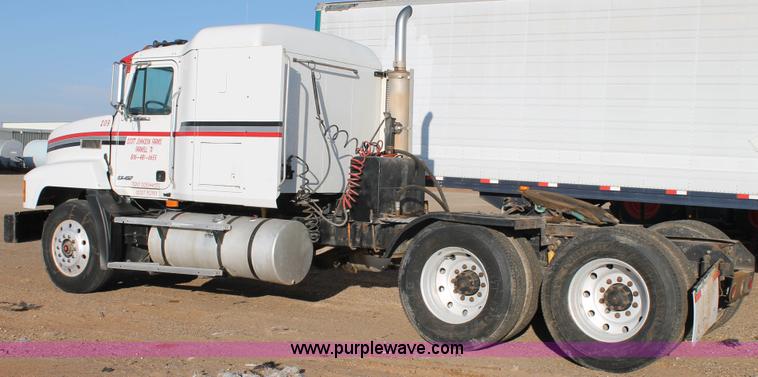 image for item H1655 1996 Mack CH613 semi truck