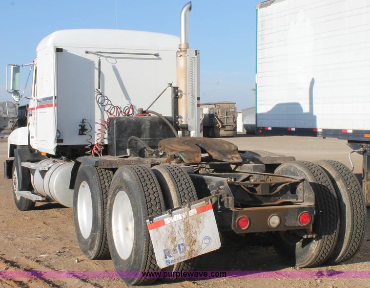 image for item H1655 1996 Mack CH613 semi truck