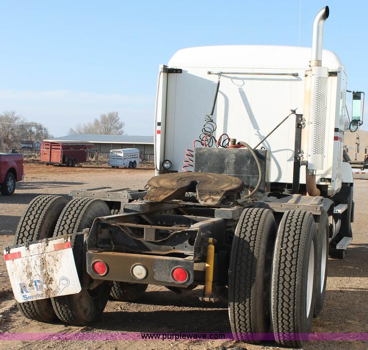 image for item H1655 1996 Mack CH613 semi truck