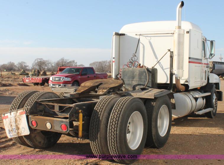 image for item H1655 1996 Mack CH613 semi truck