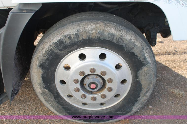 image for item H1655 1996 Mack CH613 semi truck