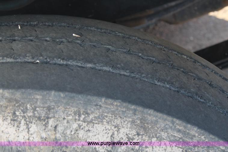 image for item H1655 1996 Mack CH613 semi truck