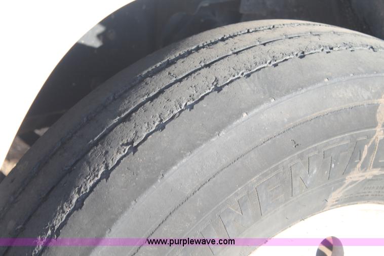 image for item H1655 1996 Mack CH613 semi truck