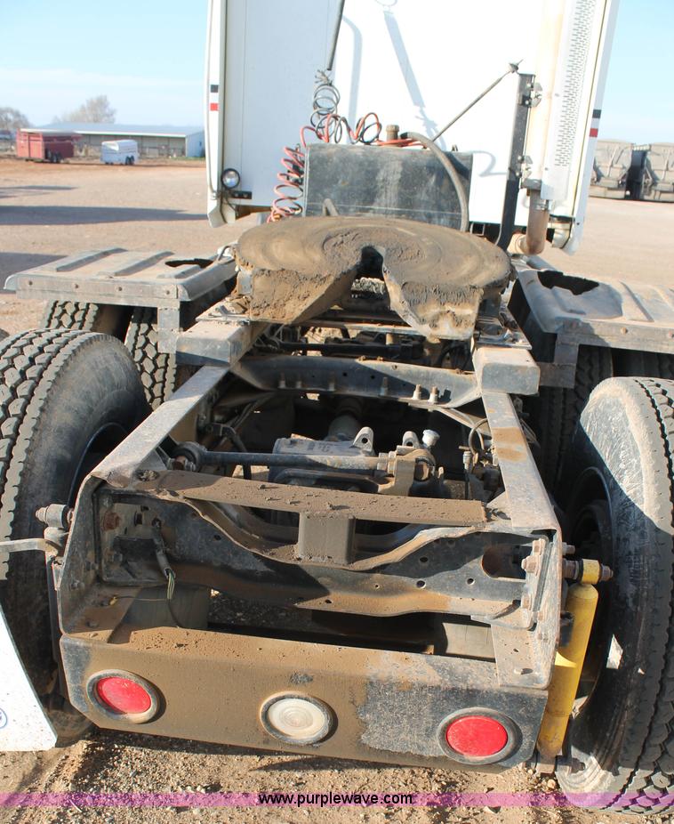 image for item H1655 1996 Mack CH613 semi truck