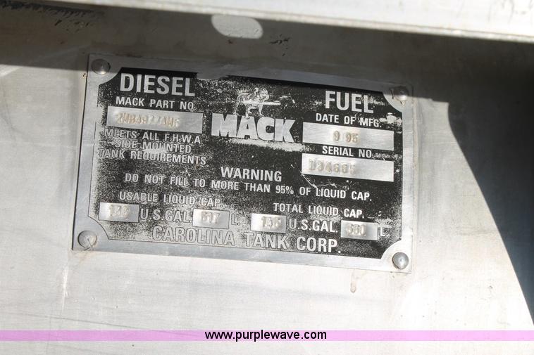 image for item H1655 1996 Mack CH613 semi truck