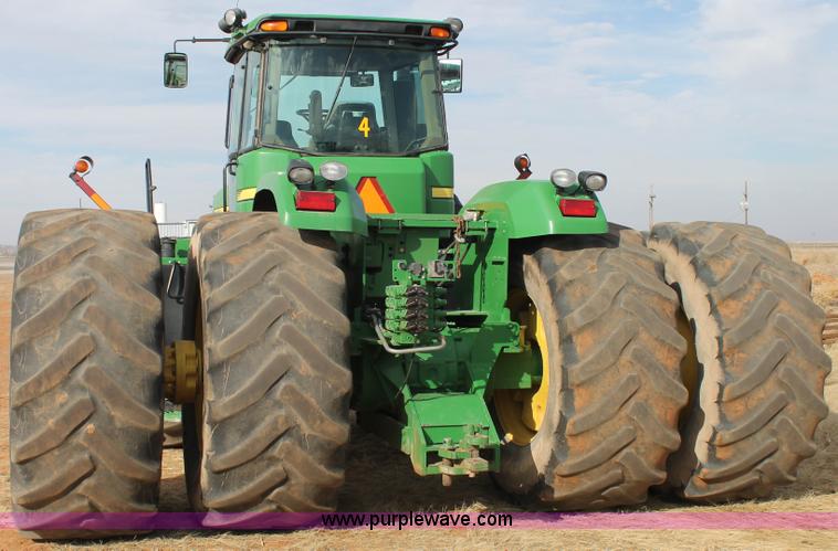 image for item H1659 2006 John Deere 9520 4WD tractor
