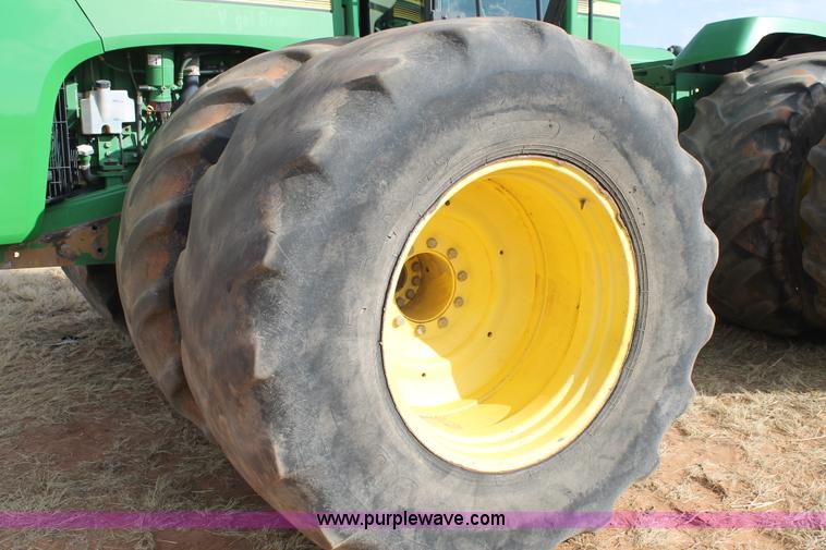 image for item H1659 2006 John Deere 9520 4WD tractor