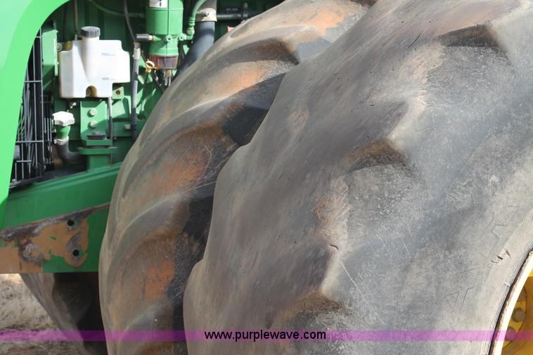 image for item H1659 2006 John Deere 9520 4WD tractor