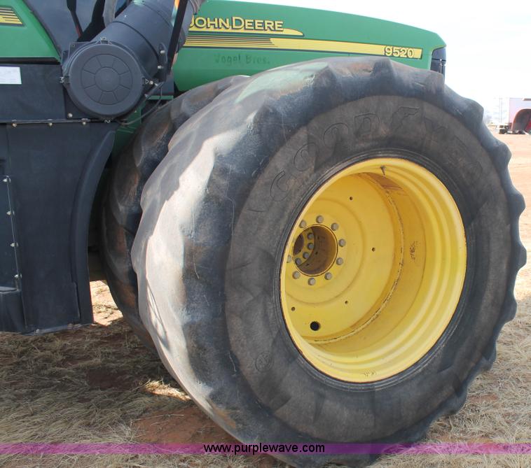 image for item H1659 2006 John Deere 9520 4WD tractor