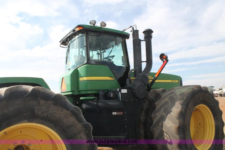 image for item H1659 2006 John Deere 9520 4WD tractor