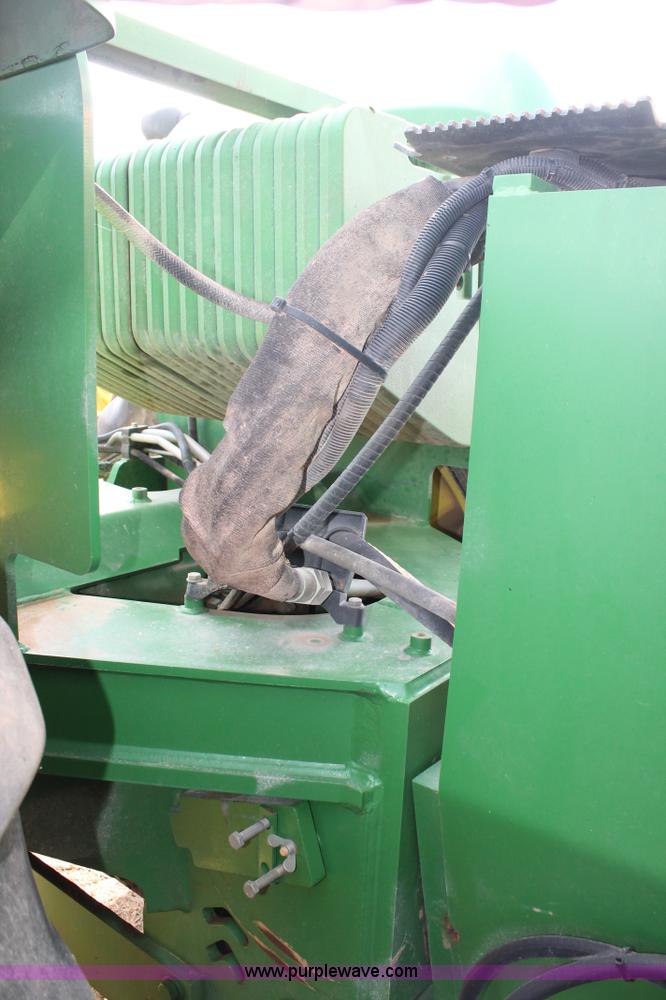 image for item H1659 2006 John Deere 9520 4WD tractor