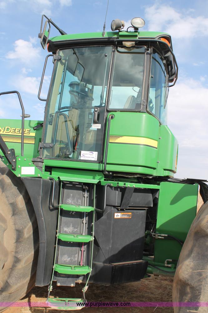 image for item H1659 2006 John Deere 9520 4WD tractor