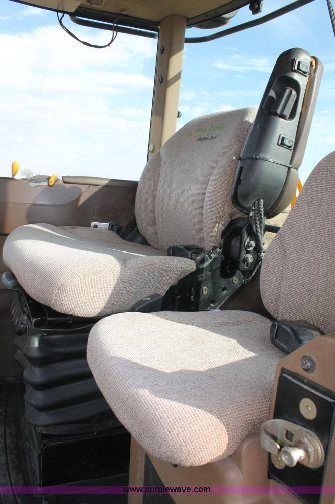 image for item H1659 2006 John Deere 9520 4WD tractor