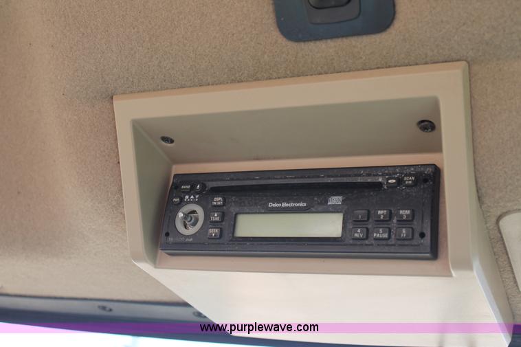 image for item H1659 2006 John Deere 9520 4WD tractor