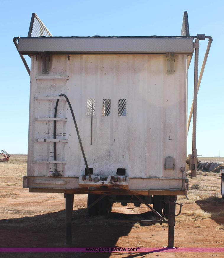 image for item H1660 2006 Parma silage trailer